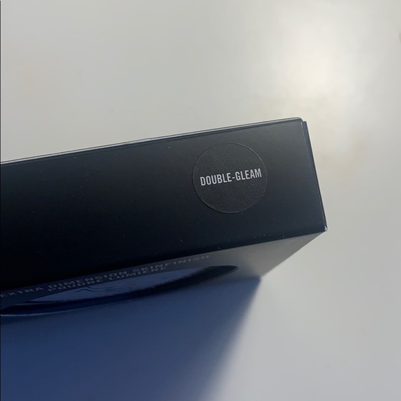 Mac highlighter in double gleam - Picture 3 of 3